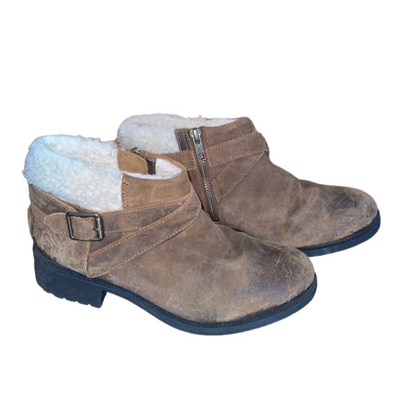UGG Shoes - UGG Benson II Brown Leather Side Zip Wool Lined Ankle Boots Women’s Size 8